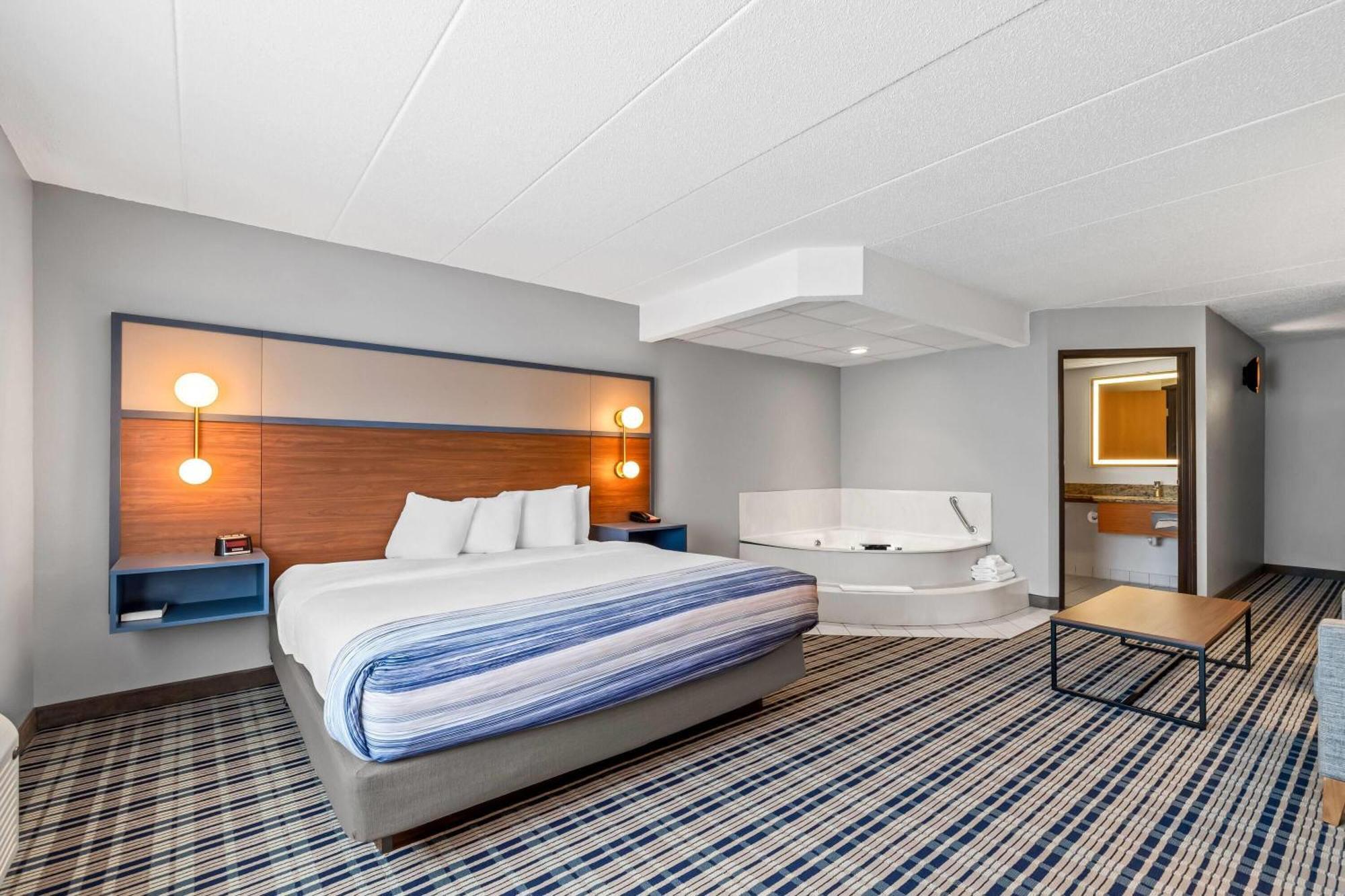 Americinn By Wyndham U Of M Hotel 3*