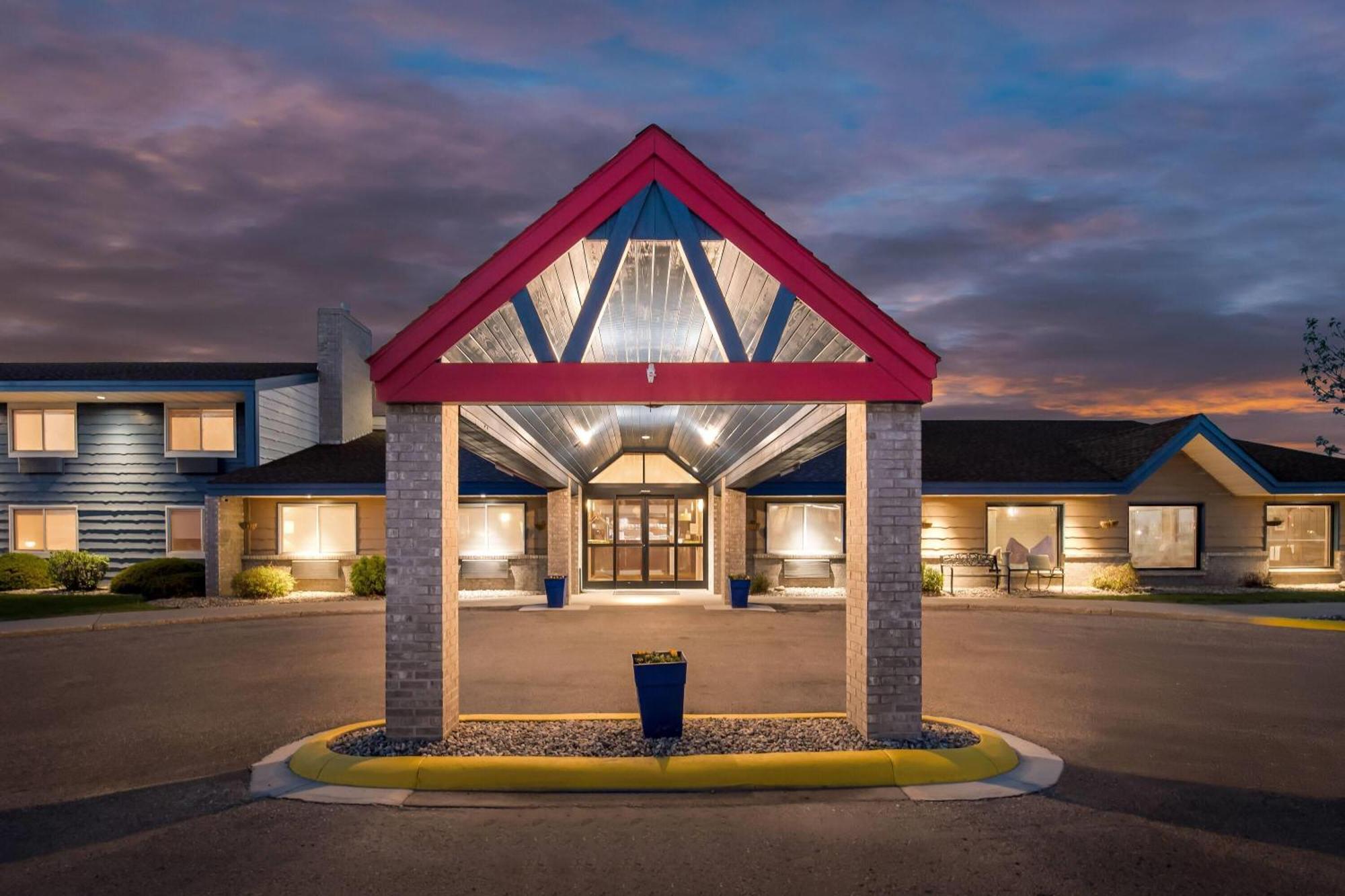 Hotel Americinn By Wyndham U Of M 3*