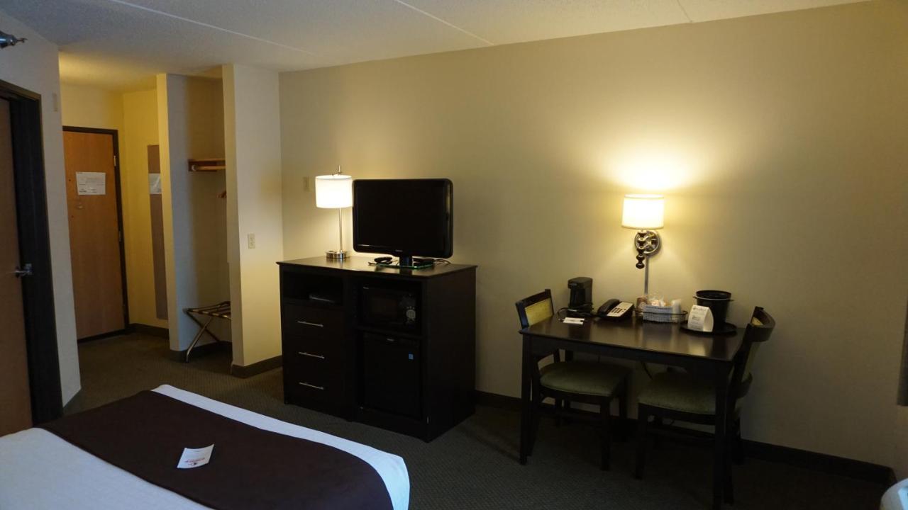 Americinn By Wyndham U Of M Hotel