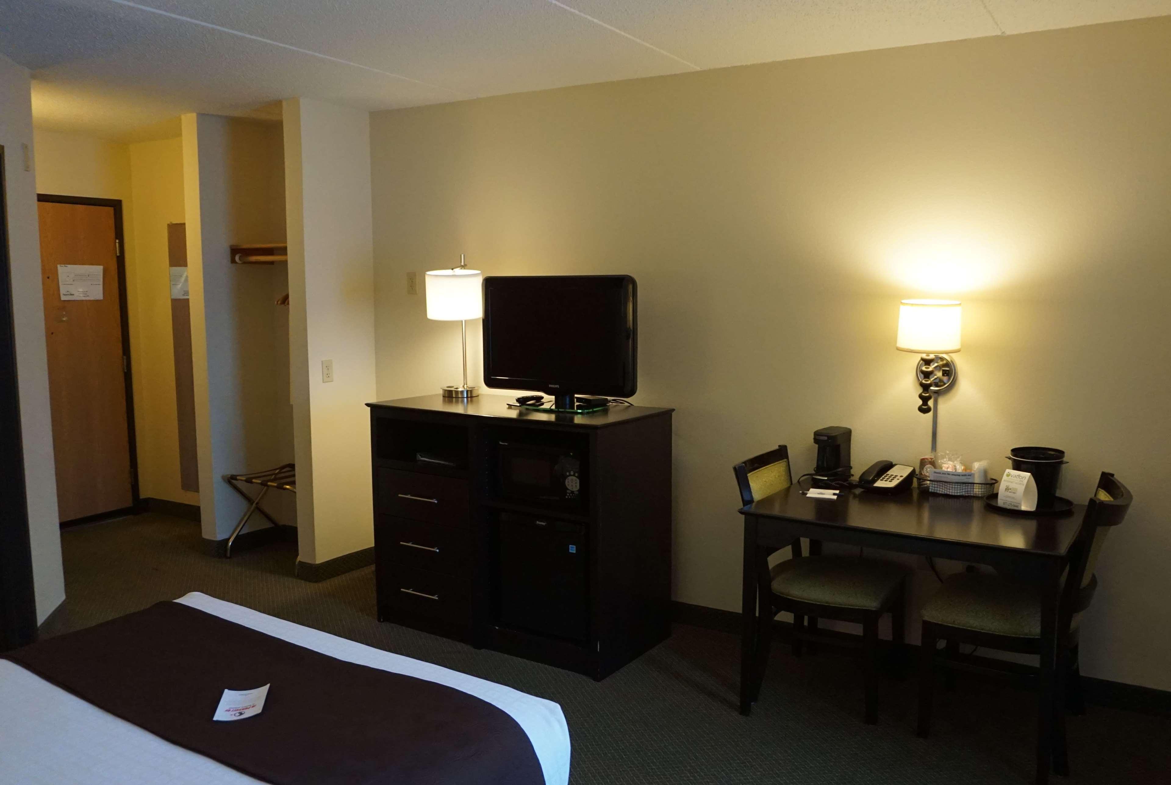 Americinn By Wyndham U Of M Hotel 3*