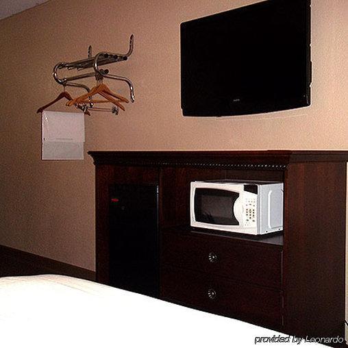 Americinn By Wyndham U Of M Hotel 3*